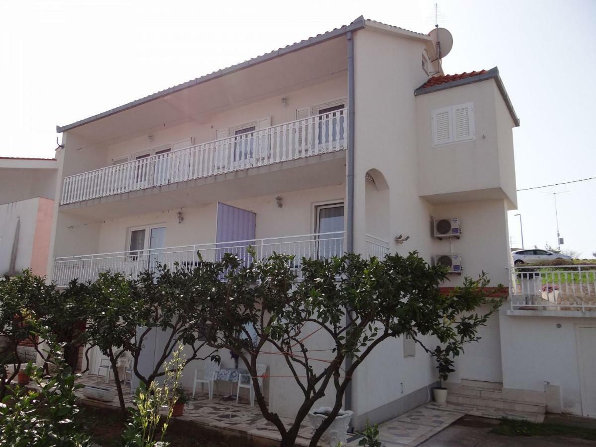 Apartments Tomislav - 120 M From Beach Donji Okrug  Exterior photo